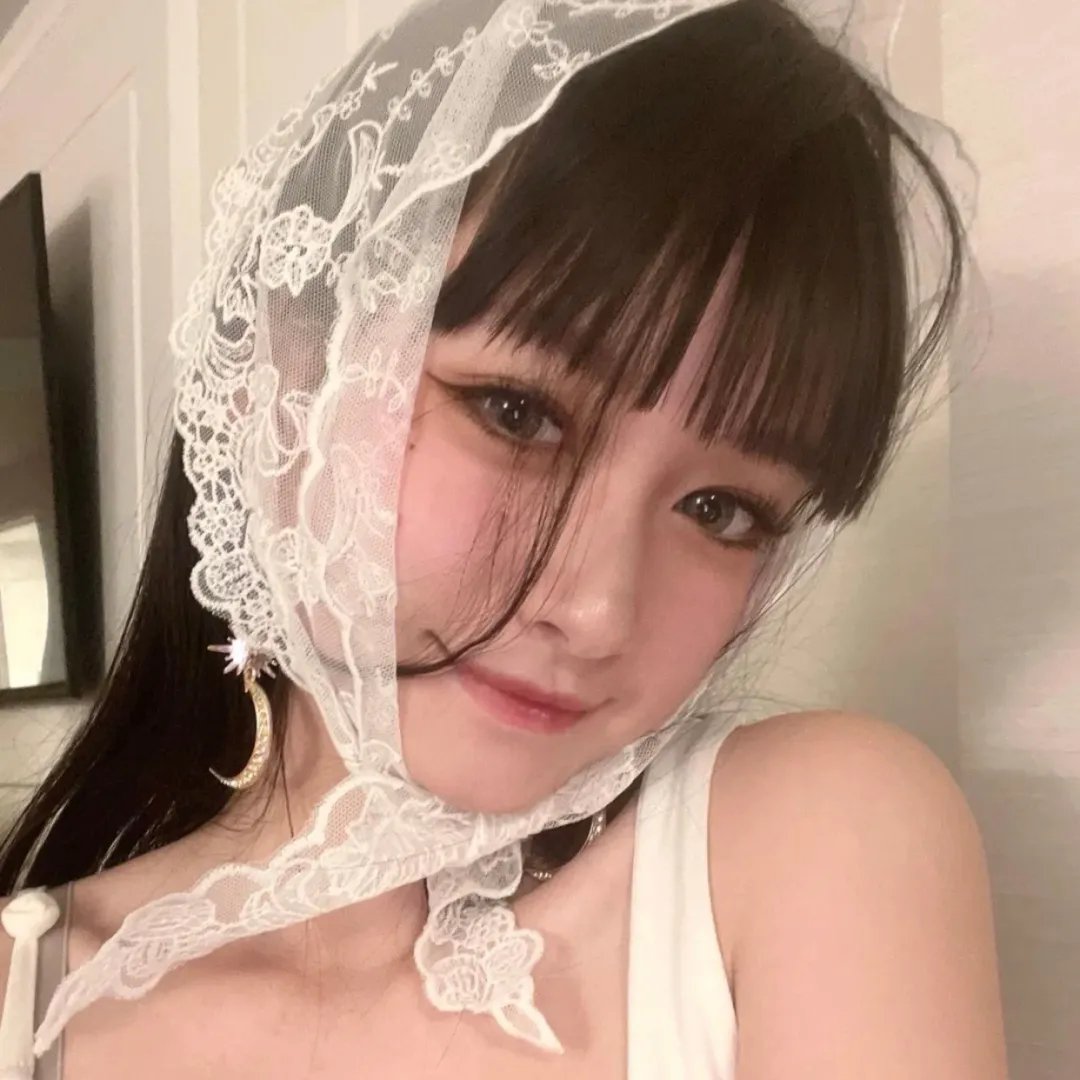 黑夜中的玻璃人偶