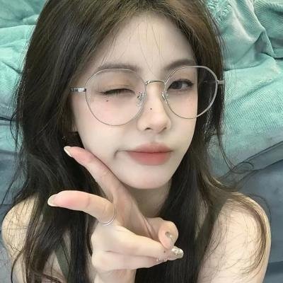 皮裘大衣女人